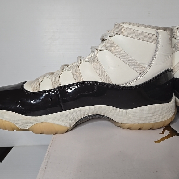 Womens 12 Air Jordan 11 Mid Neapolitan AR0715-101 - Picture 6 of 13